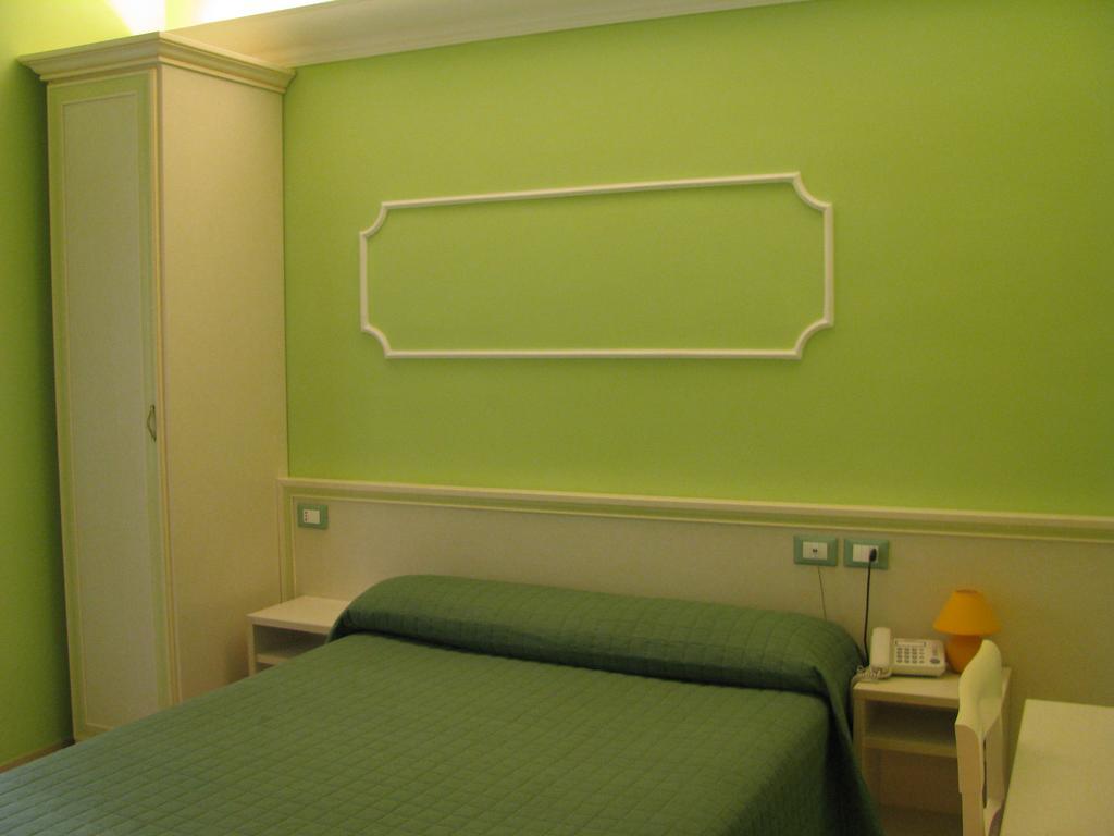 Tiffany Roma Suite Rum bild